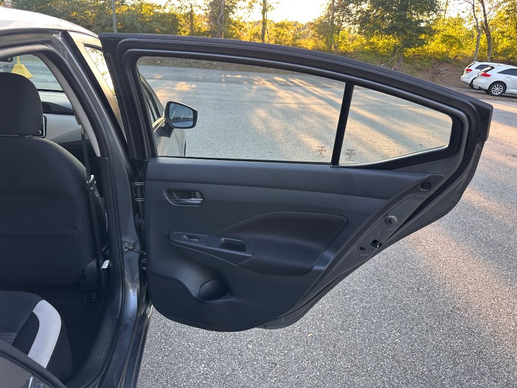 Used 2022 Nissan Versa SV FWD image 19
