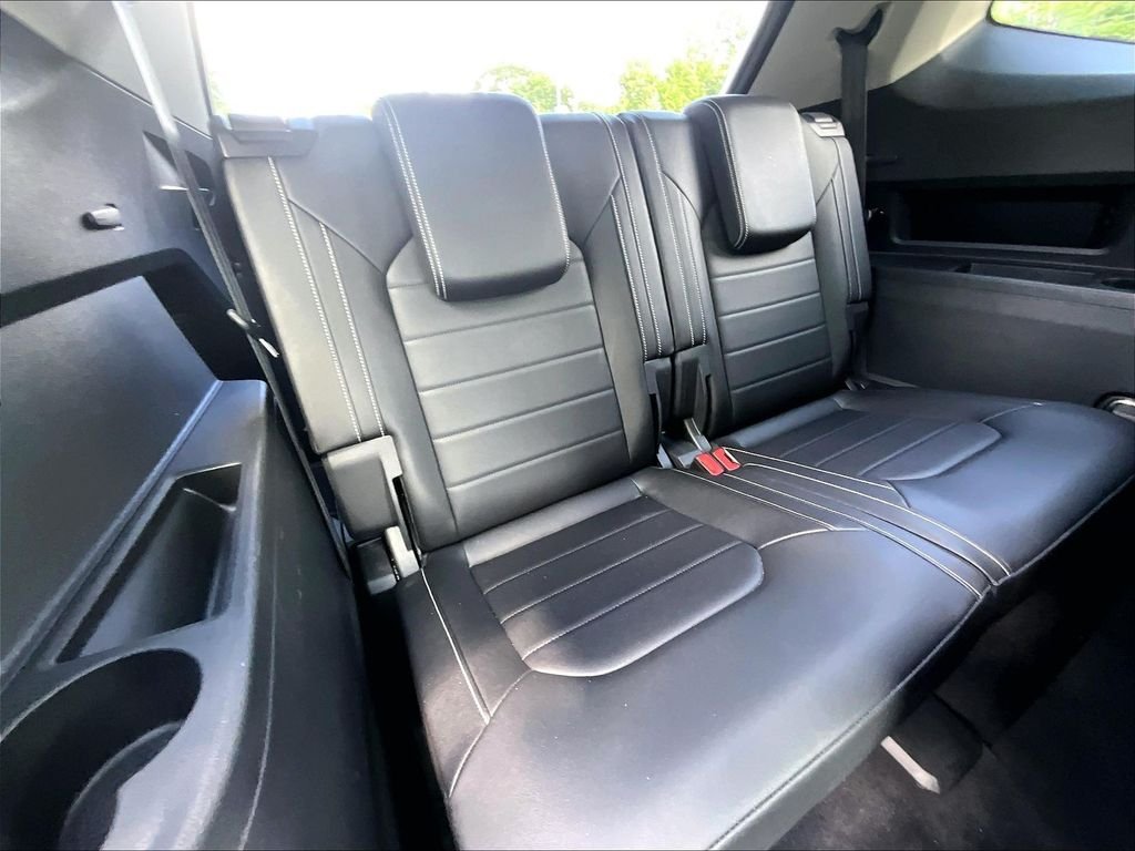 Used 2025 Volkswagen Atlas SEL AWD/4WD image 17