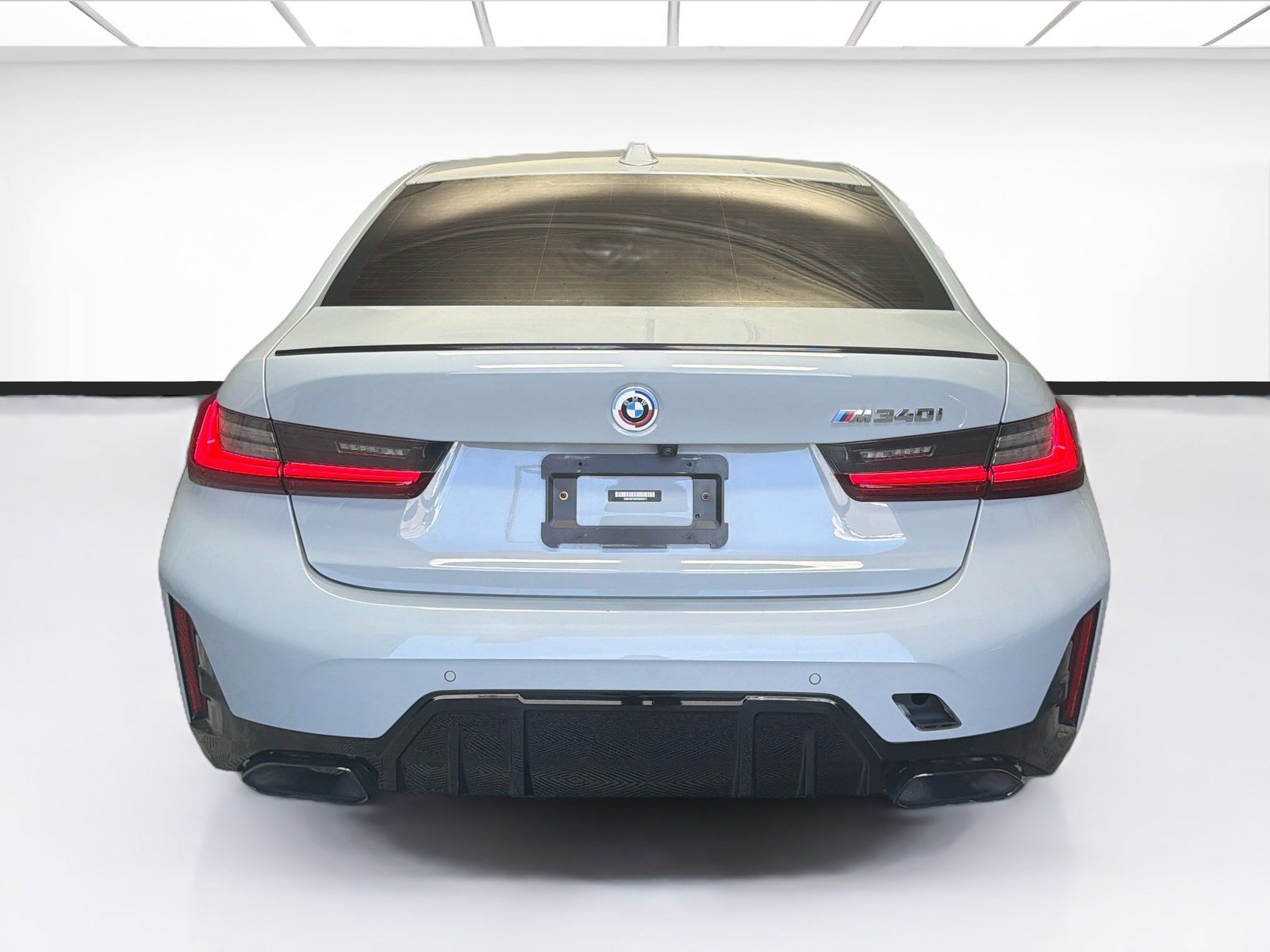 Used 2023 BMW M340i RWD image 5