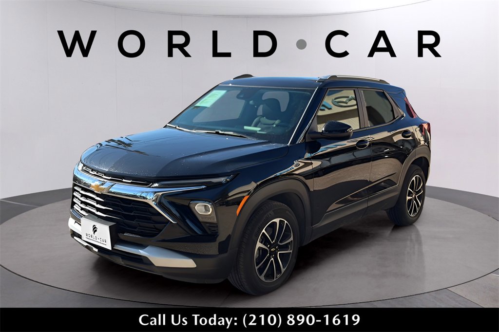 Used 2025 Chevrolet TrailBlazer LT w/ LT Cold Weather Package image 3