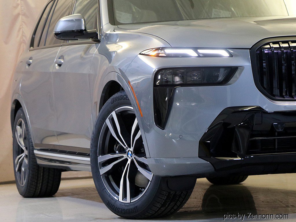 Used 2026 BMW X7 xDrive40i w/ M Sport Package image 4