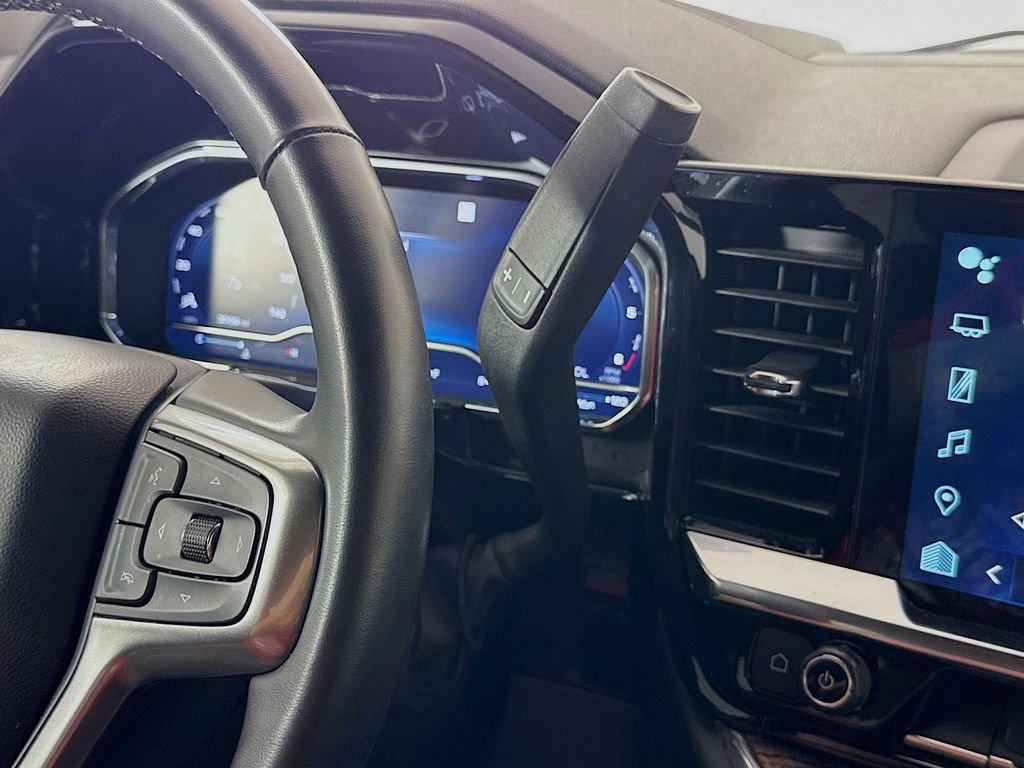 Used 2023 Chevrolet Silverado 1500 LT AWD/4WD image 18