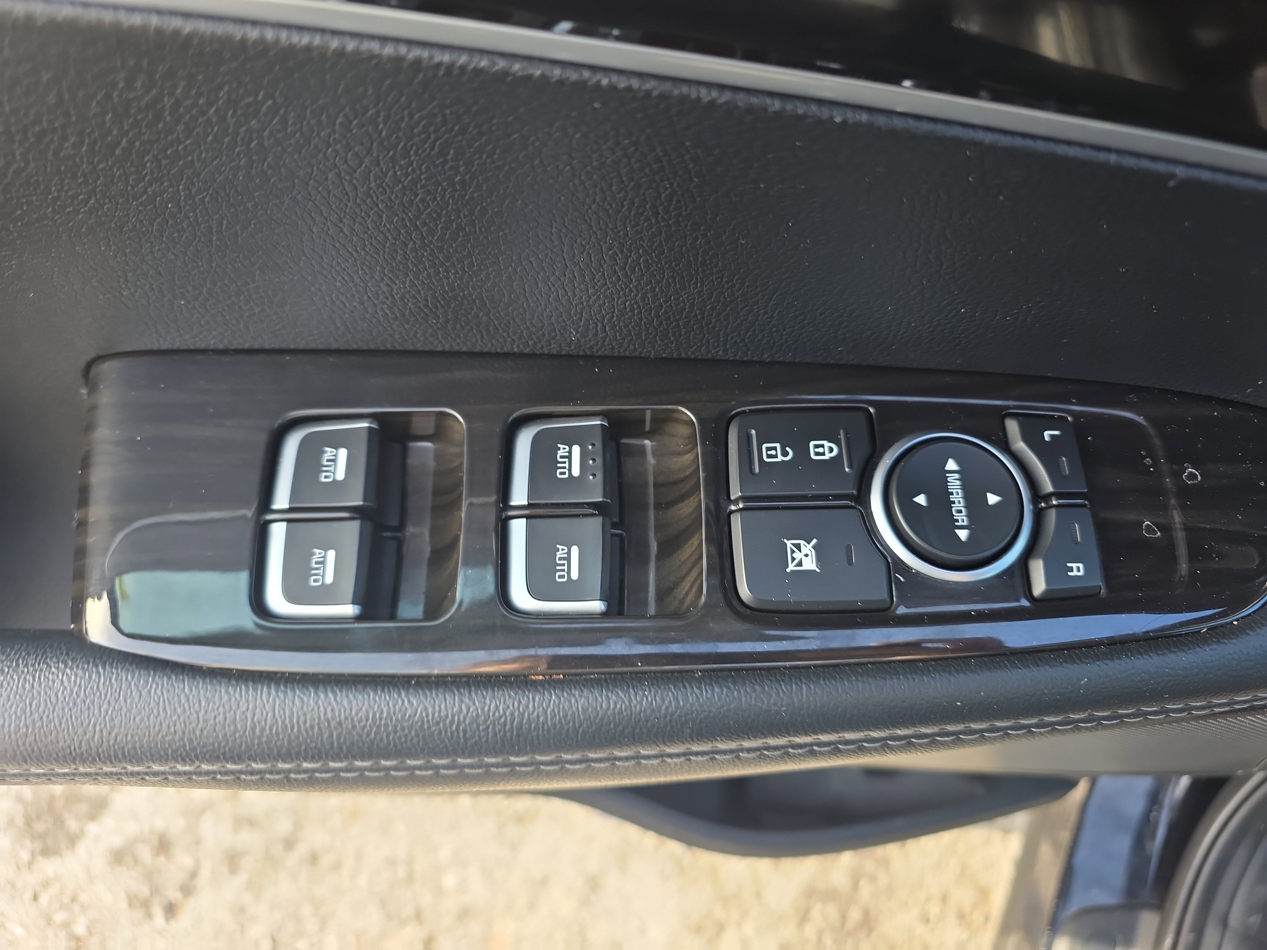 Used 2019 Kia Sorento LX image 27