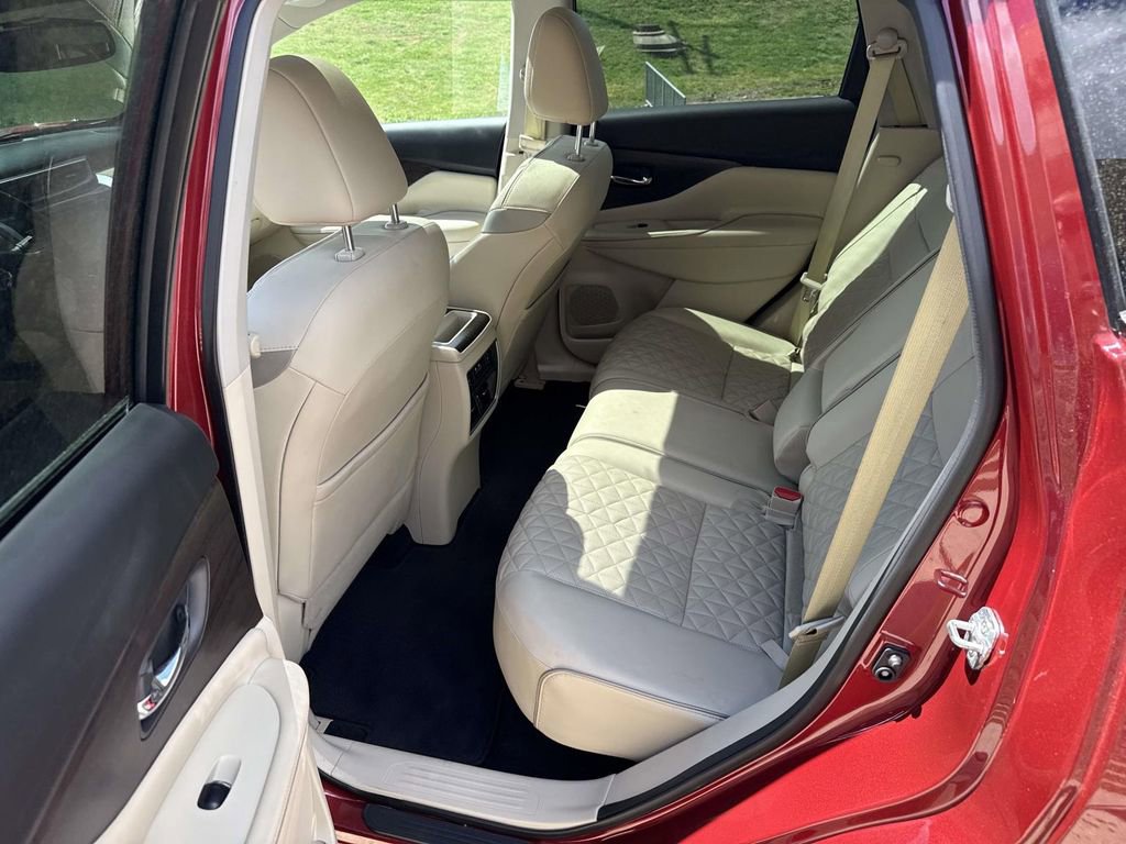Used 2019 Nissan Murano Platinum w/ Cargo Package image 10