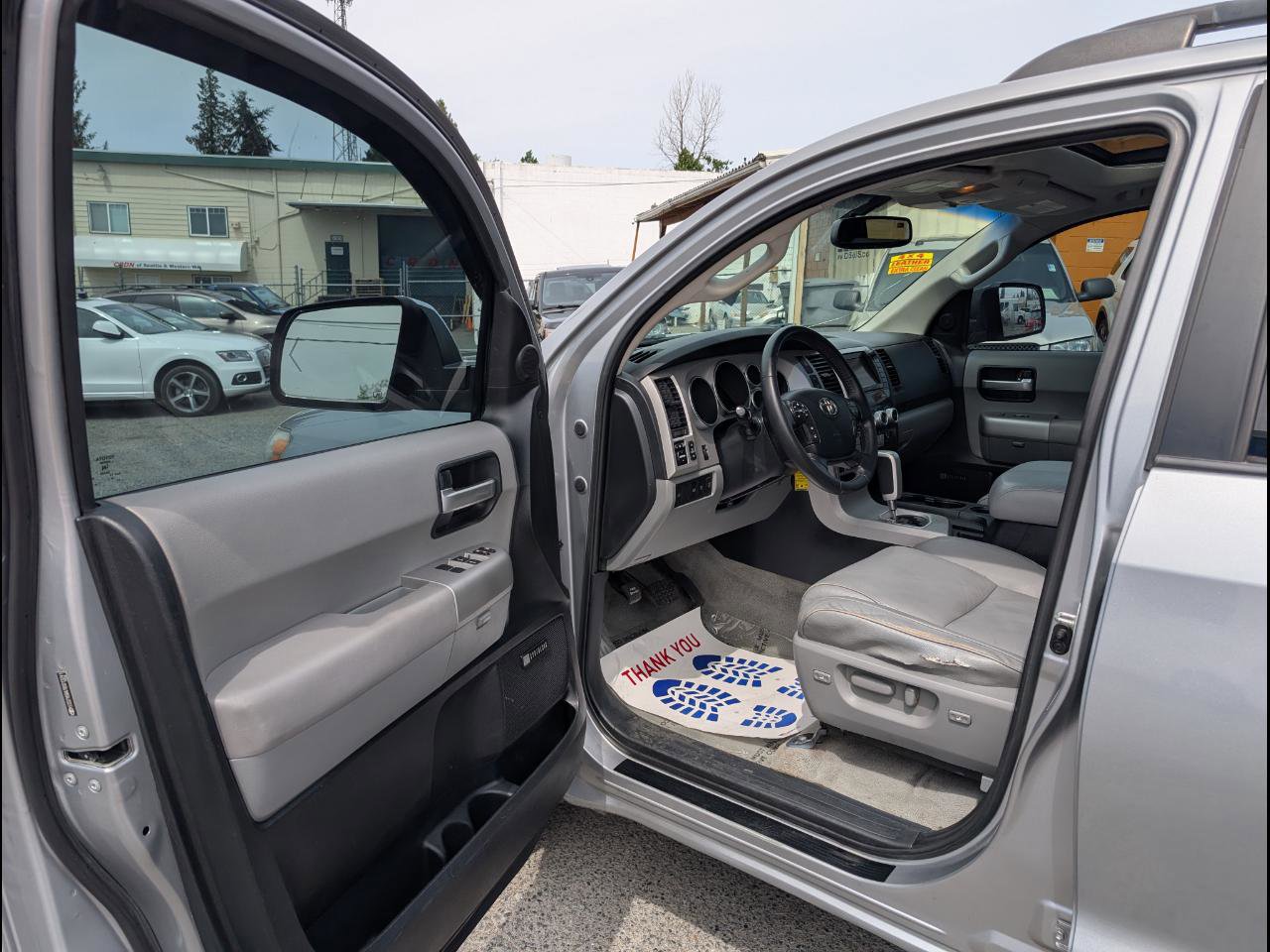 Used 2008 Toyota Sequoia Limited RWD image 4