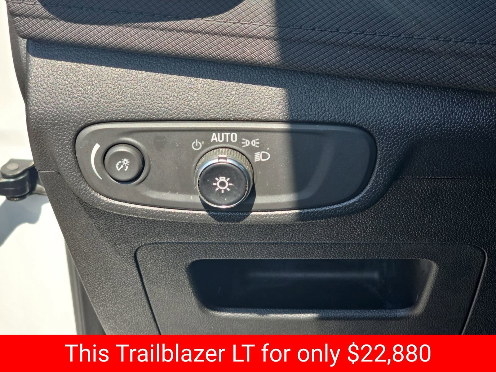 Used 2025 Chevrolet TrailBlazer LT FWD image 30