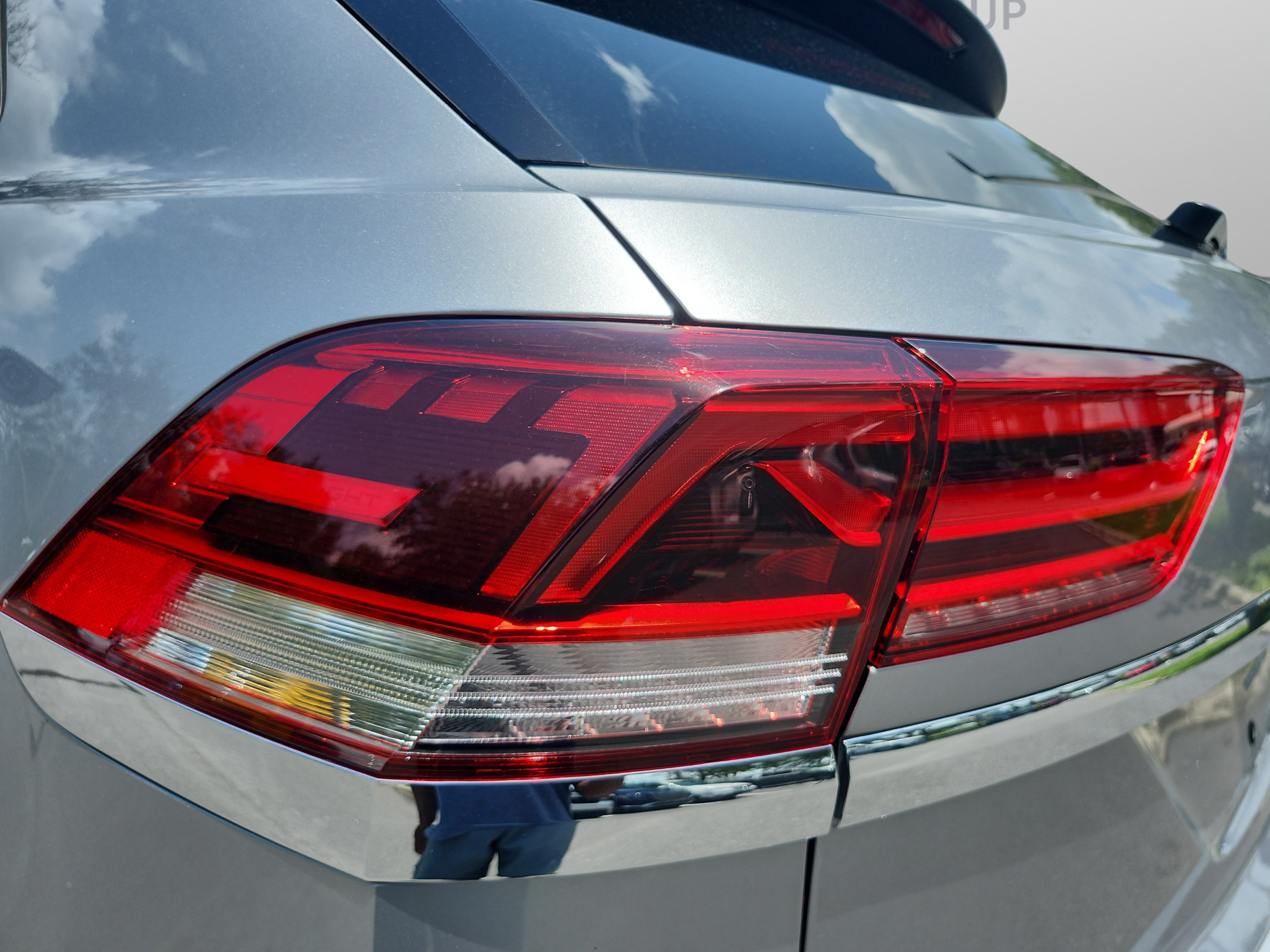 Used 2020 Volkswagen Atlas Cross Sport SE FWD image 30