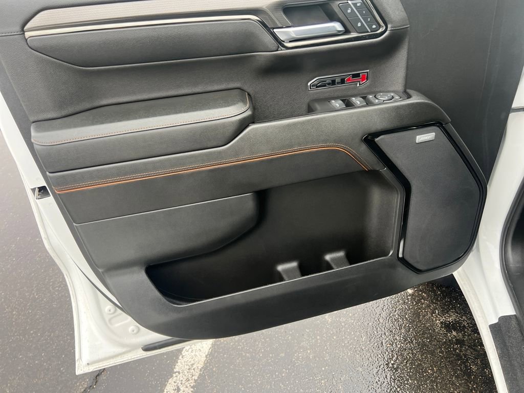 Used 2023 GMC Sierra 1500 AT4 image 11