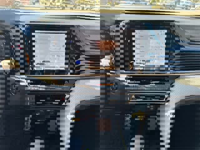 Used 2025 Toyota Camry SE image 19