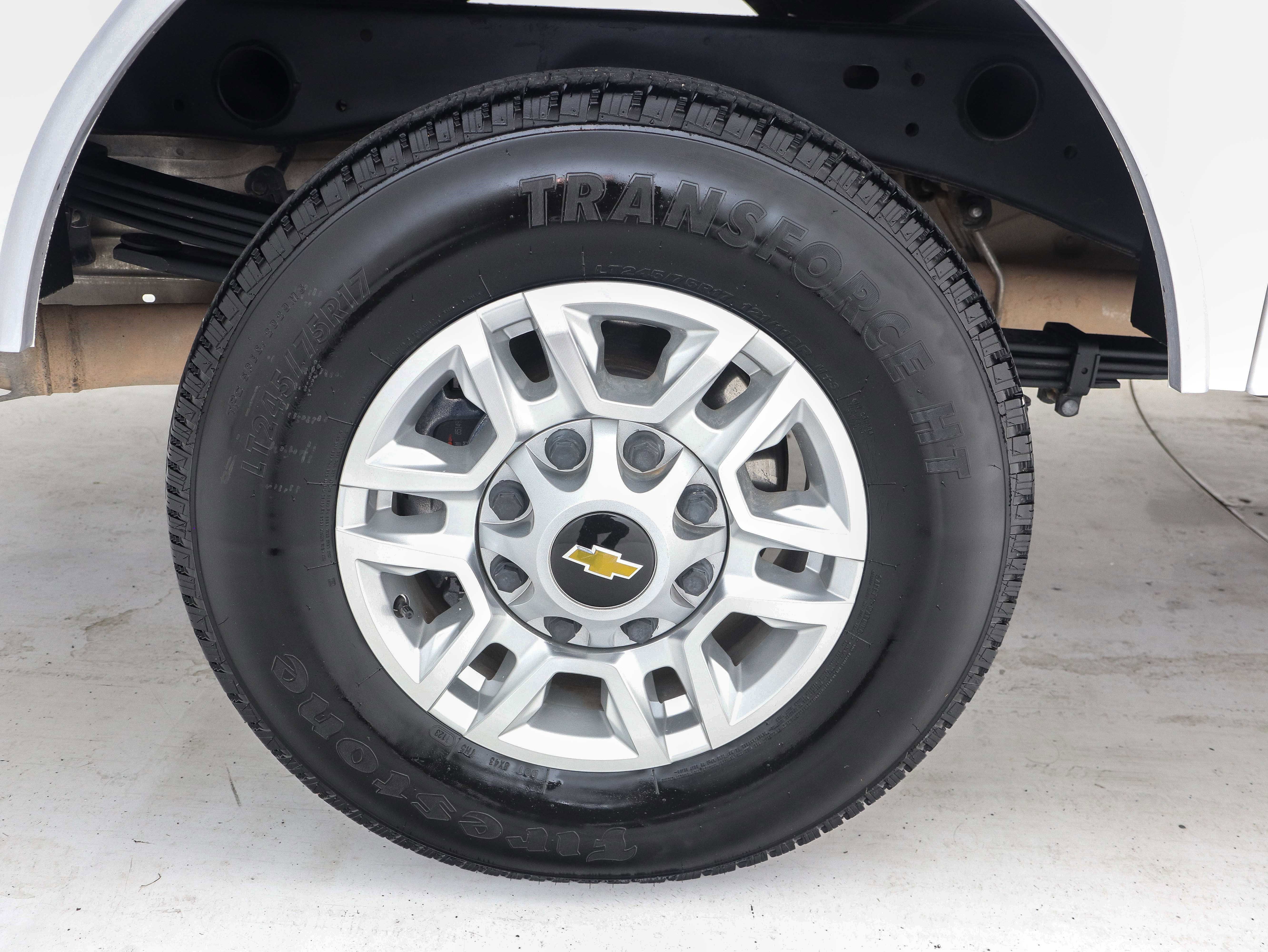 Used 2024 Chevrolet Silverado 2500 LT w/ Convenience Package image 32