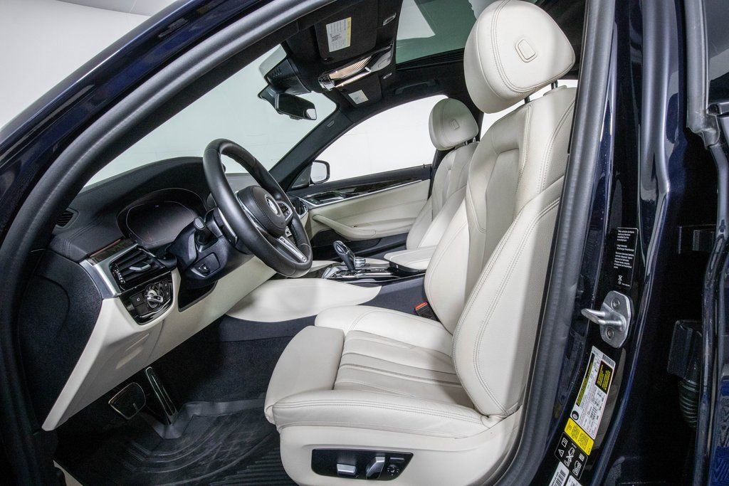 Used 2020 BMW 540i xDrive w/ M Sport Package image 9