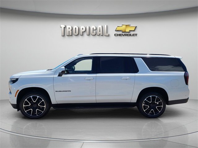 Used 2025 Chevrolet Suburban RST image 2