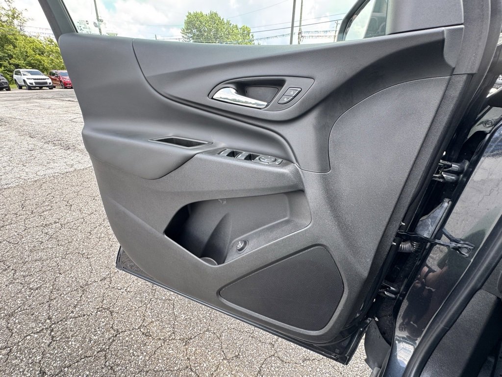 Used 2022 Chevrolet Equinox LT image 27