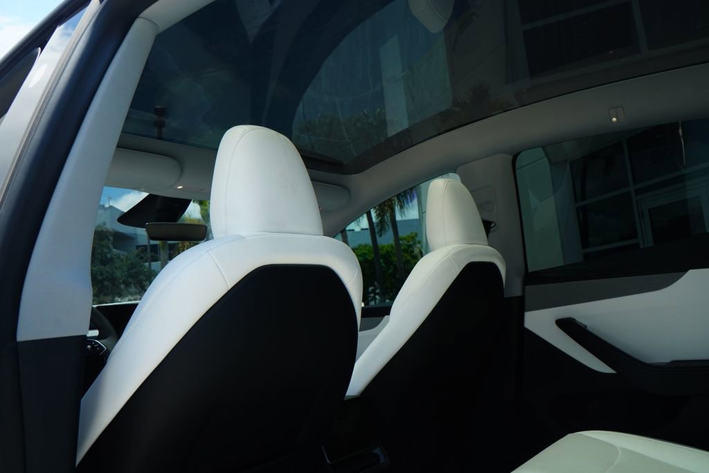 Used 2026 Tesla Model Y AWD image 17
