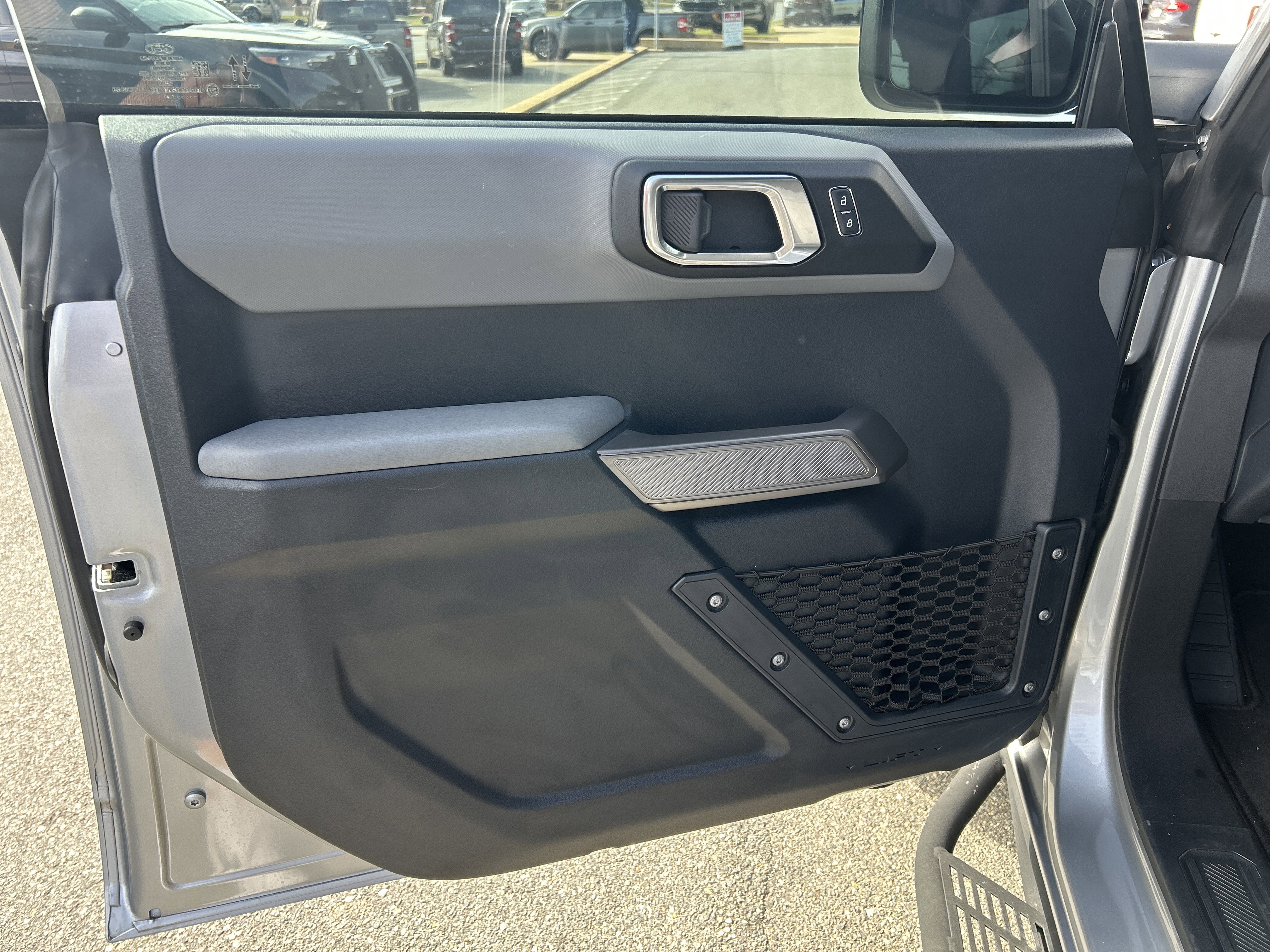 Certified 2023 Ford Bronco Black Diamond image 9