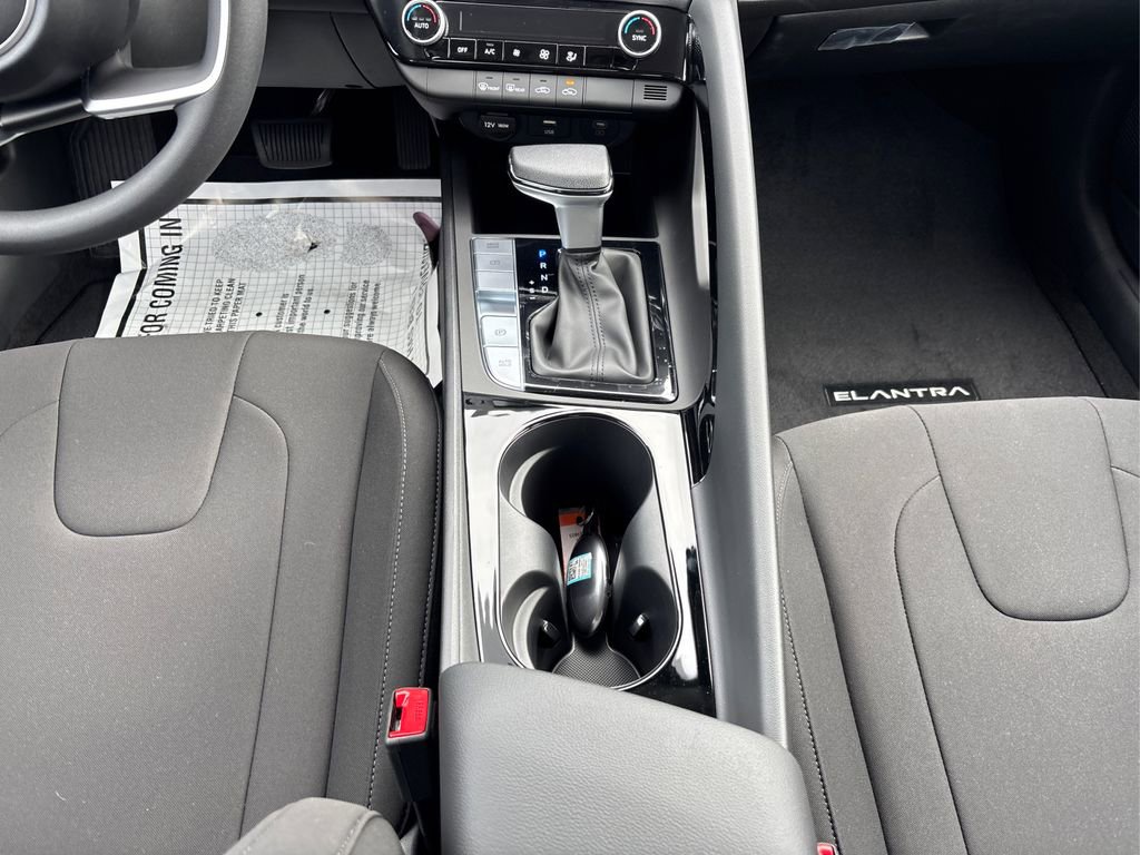 New 2025 Hyundai Elantra Blue image 12