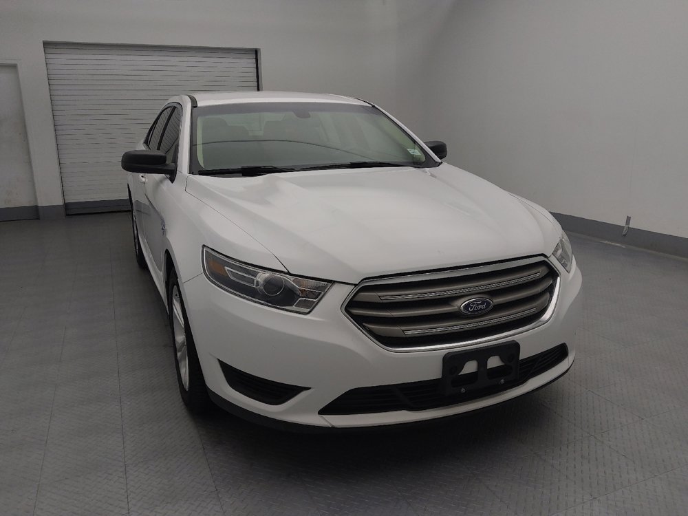 Used 2019 Ford Taurus SE image 14