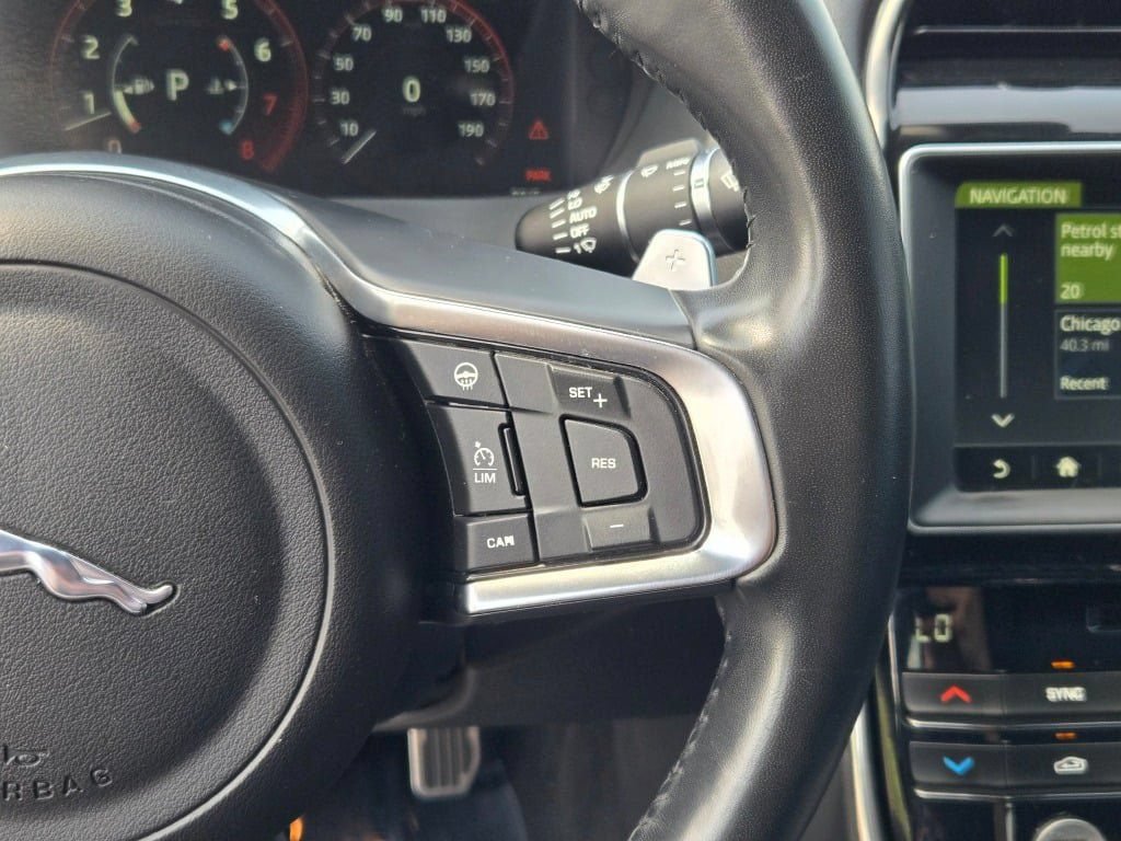 Used 2019 Jaguar XE R-Sport RWD image 33