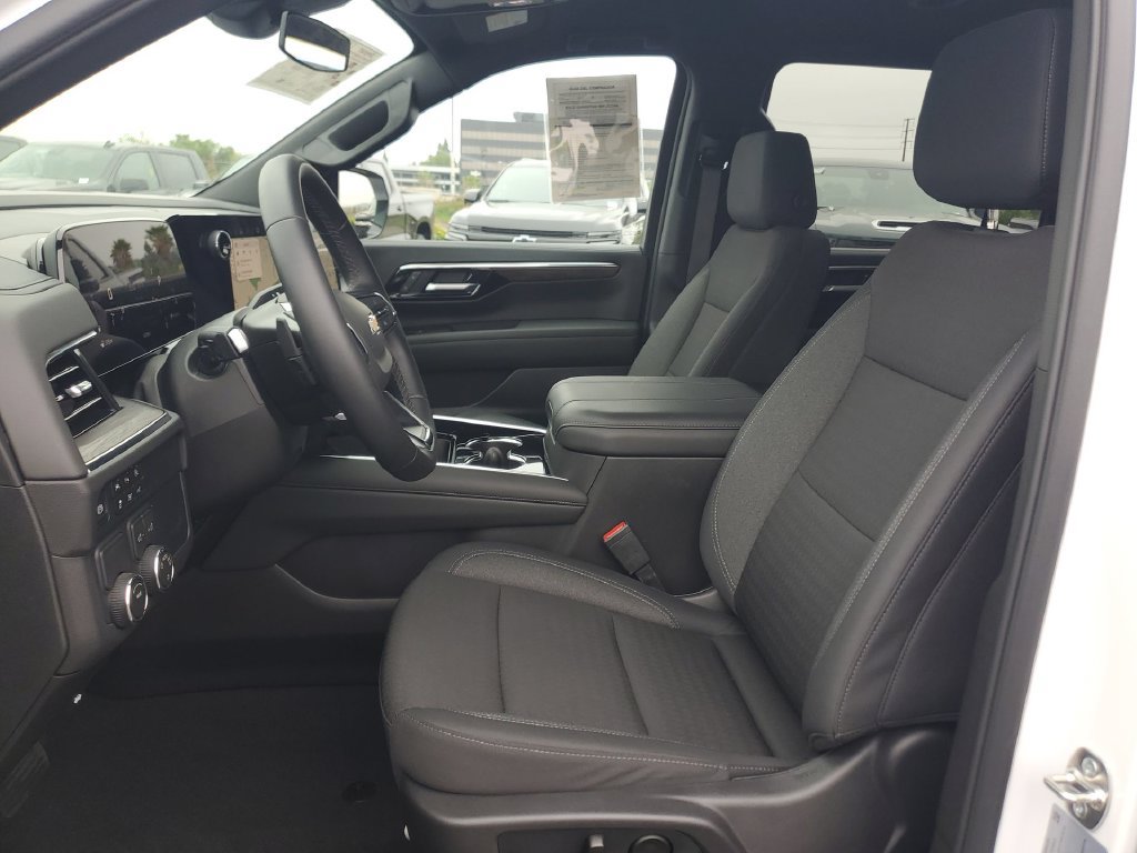 Used 2026 Chevrolet Suburban LS RWD image 19
