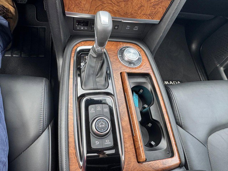 Used 2024 Nissan Armada SL w/ Captain's Chairs Package image 18