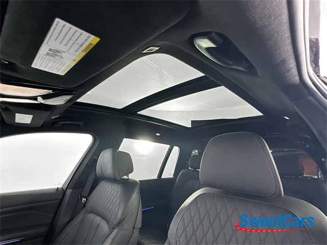Used 2023 BMW X7 M60i w/ Executive Package image 42