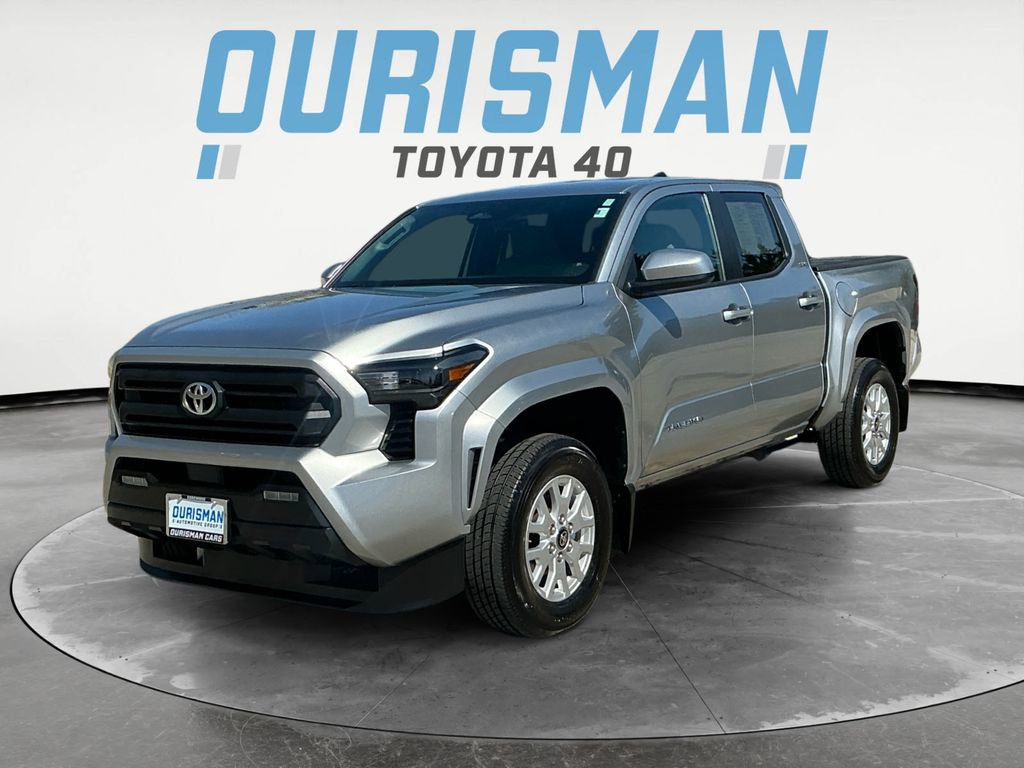Certified 2025 Toyota Tacoma SR5 AWD/4WD image 3