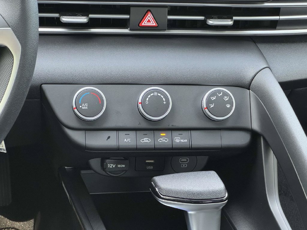 New 2026 Hyundai Elantra SE FWD image 20