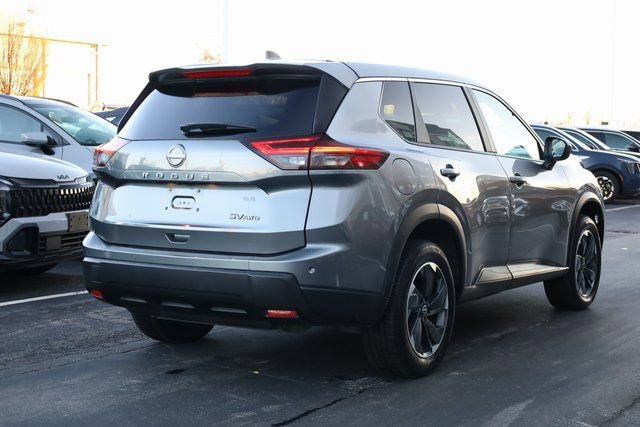 Used 2024 Nissan Rogue SV image 6