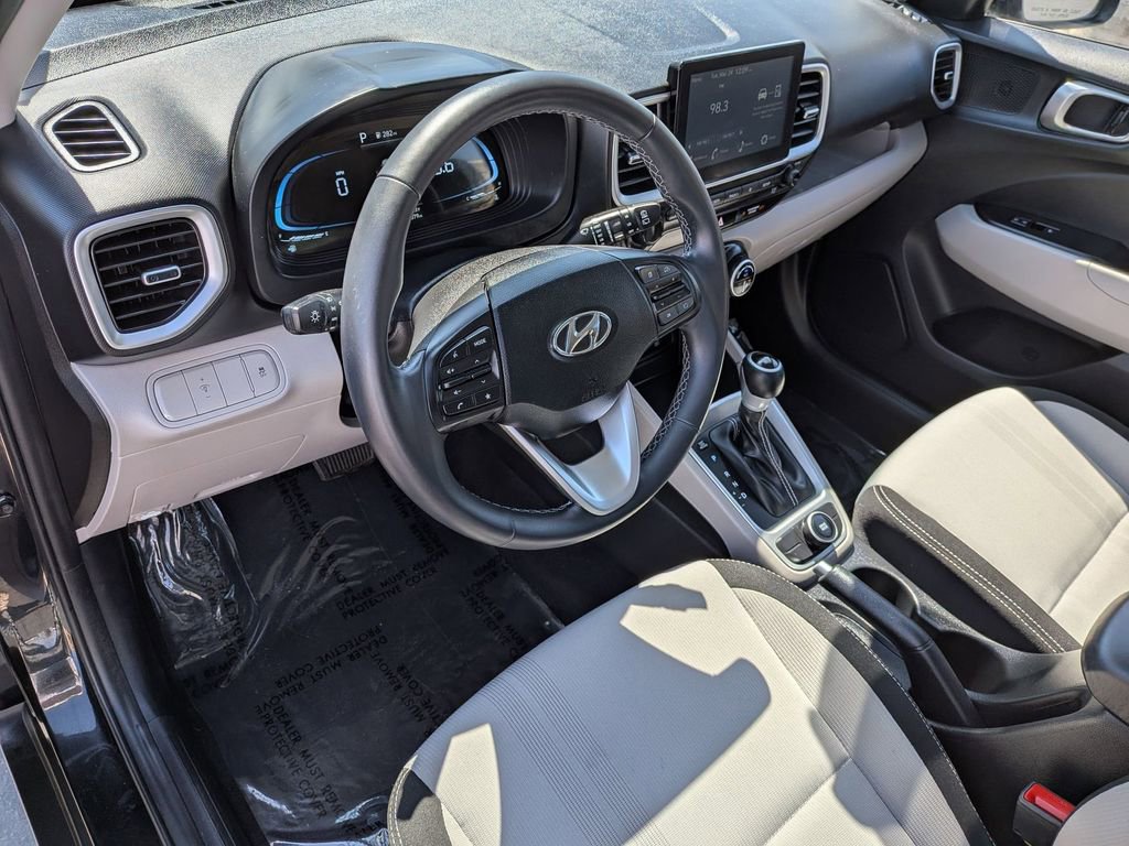 Used 2025 Hyundai Venue SEL image 14