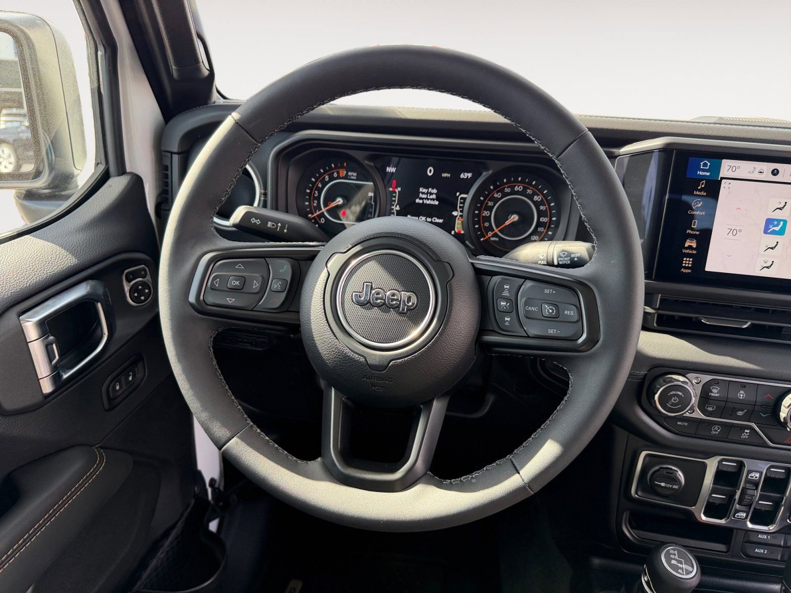 Used 2025 Jeep Gladiator High Tide image 12