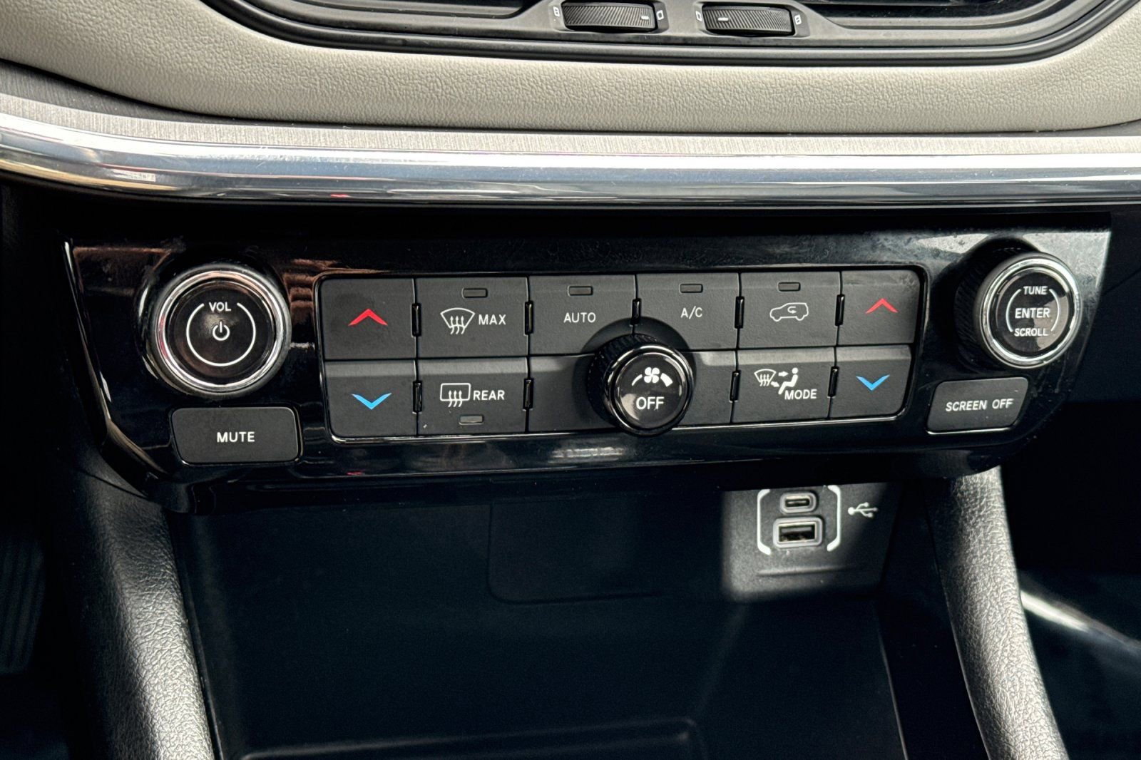 Used 2022 Jeep Compass Limited w/ Elite Group image 25