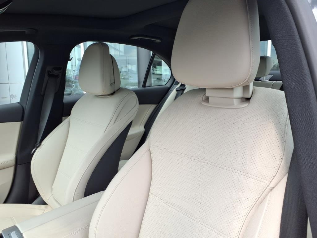 New 2025 Mercedes-Benz C 300 4MATIC Sedan image 13