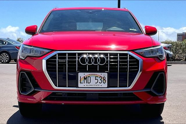 Used 2020 Audi Q3 2.0T Premium w/ Convenience Package AWD/4WD image 3