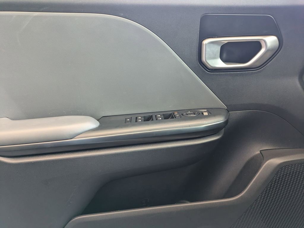 Used 2025 Kia K4 LXS image 11