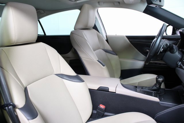 Used 2019 Lexus ES 350 w/ Premium Package image 12