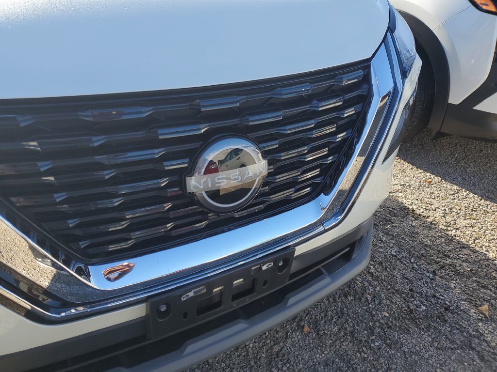 Certified 2023 Nissan Rogue SV w/ SV Premium B Package AWD/4WD image 4
