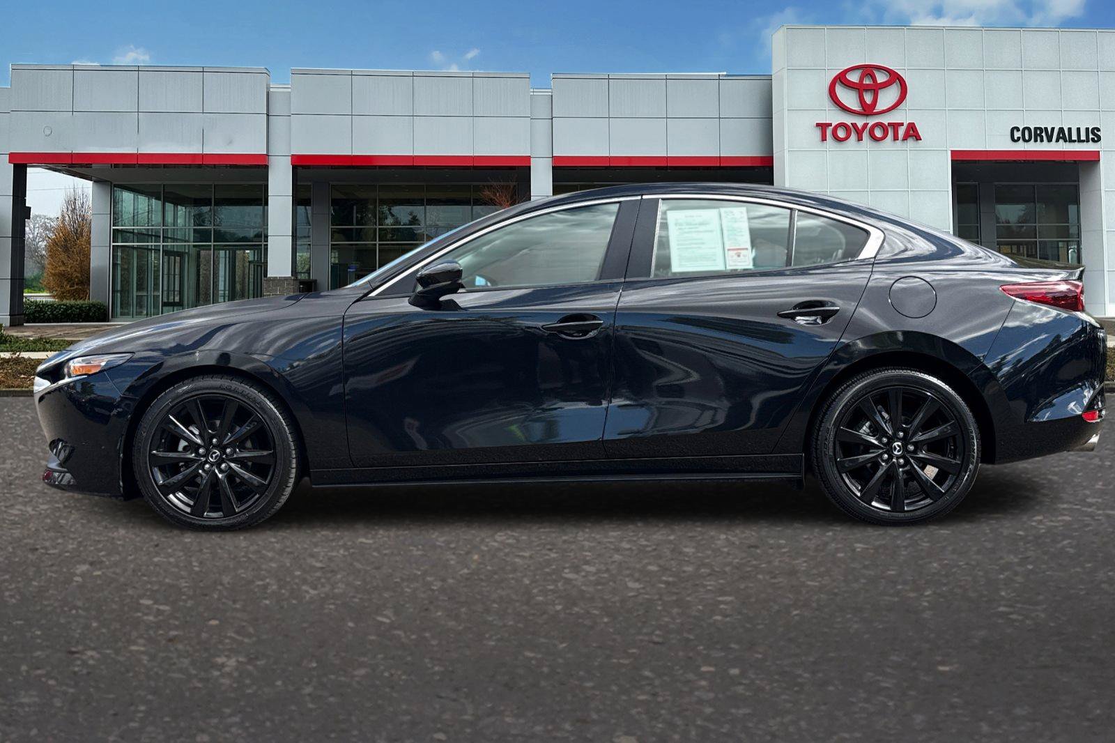 Used 2024 MAZDA MAZDA3 s FWD image 7