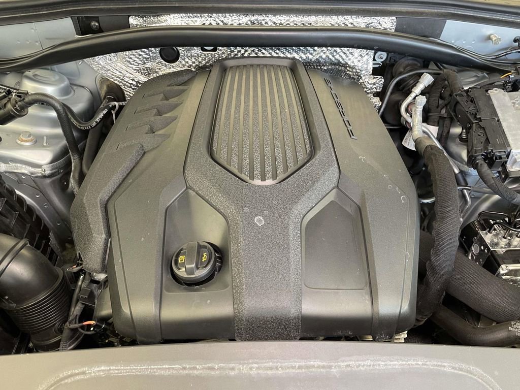 Certified 2022 Porsche Macan image 24