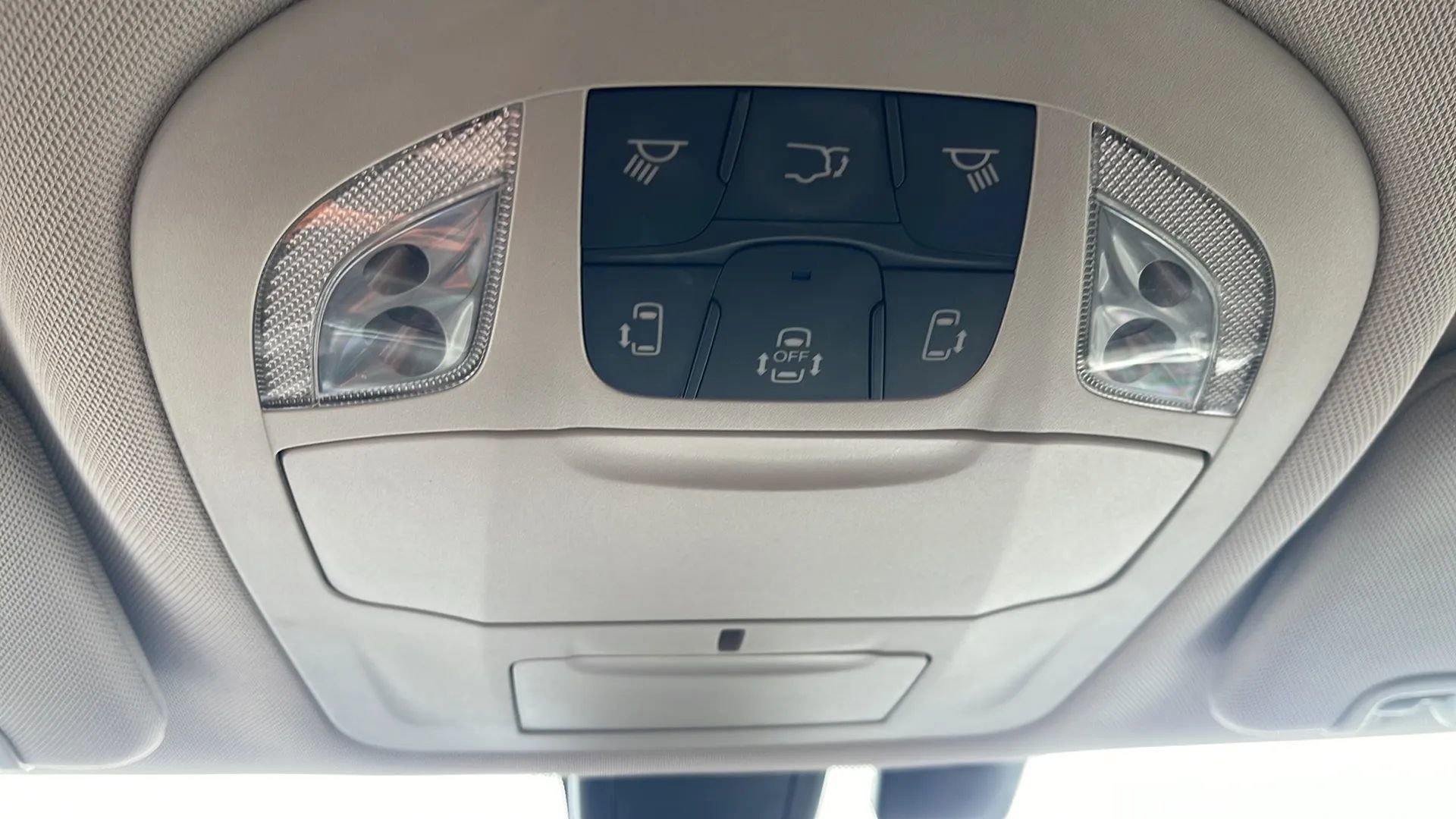 Used 2019 Chrysler Pacifica Touring Plus w/ Tire & Wheel Group image 29