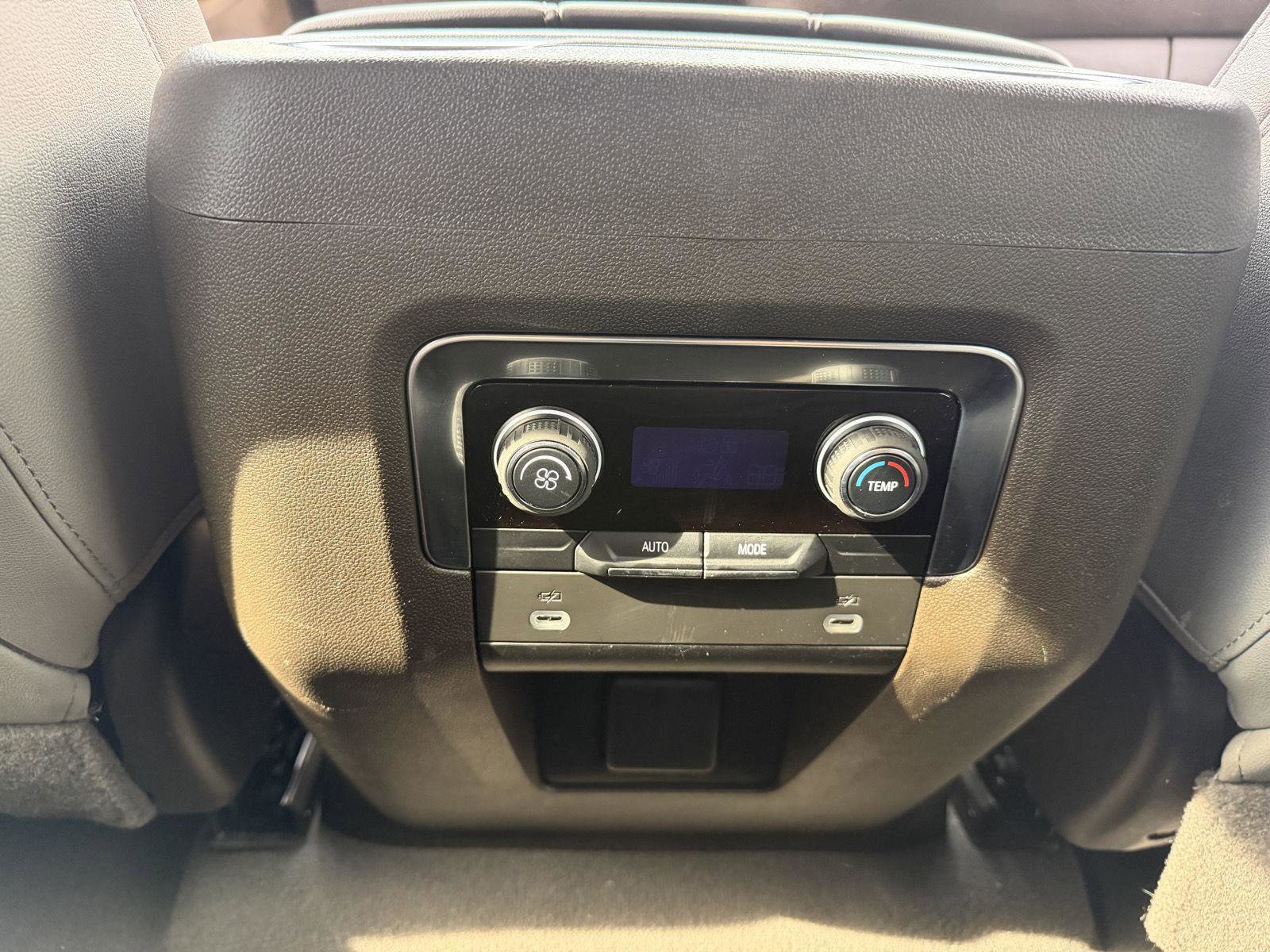 Used 2024 Chevrolet Suburban LT image 19