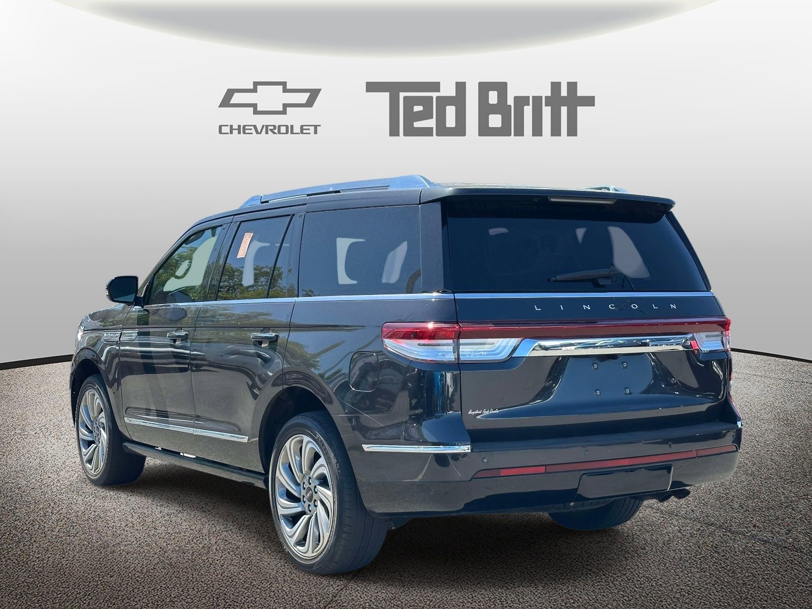 Used 2022 Lincoln Navigator Reserve AWD/4WD image 6
