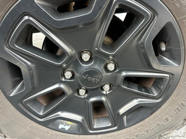 Used 2016 Jeep Wrangler Sahara image 20