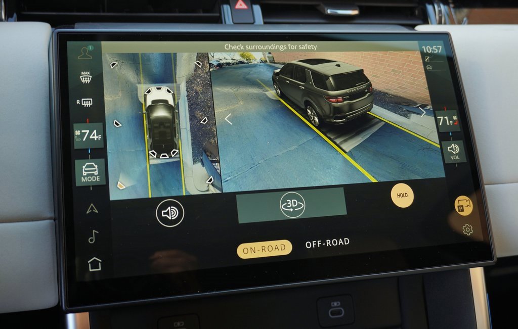 New 2025 Land Rover Discovery Sport S image 24