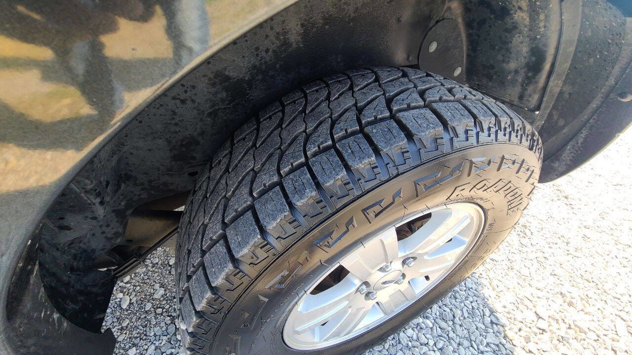 Used 2010 Ford Explorer XLT image 6