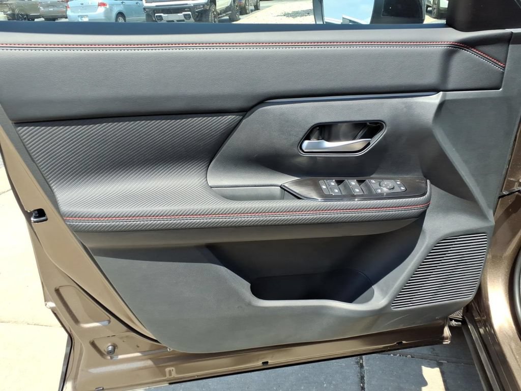 New 2026 Nissan Kicks SR w/ SR Premium Package AWD/4WD image 14