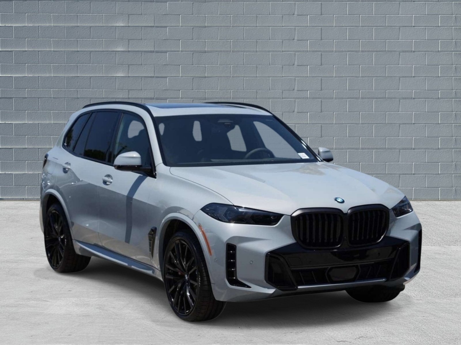 Used 2026 BMW X5 sDrive40i w/ M Sport Package RWD image 1
