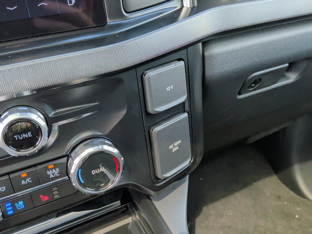 New 2027 Ford F250 Platinum w/ FX4 Off-Road Package AWD/4WD image 33