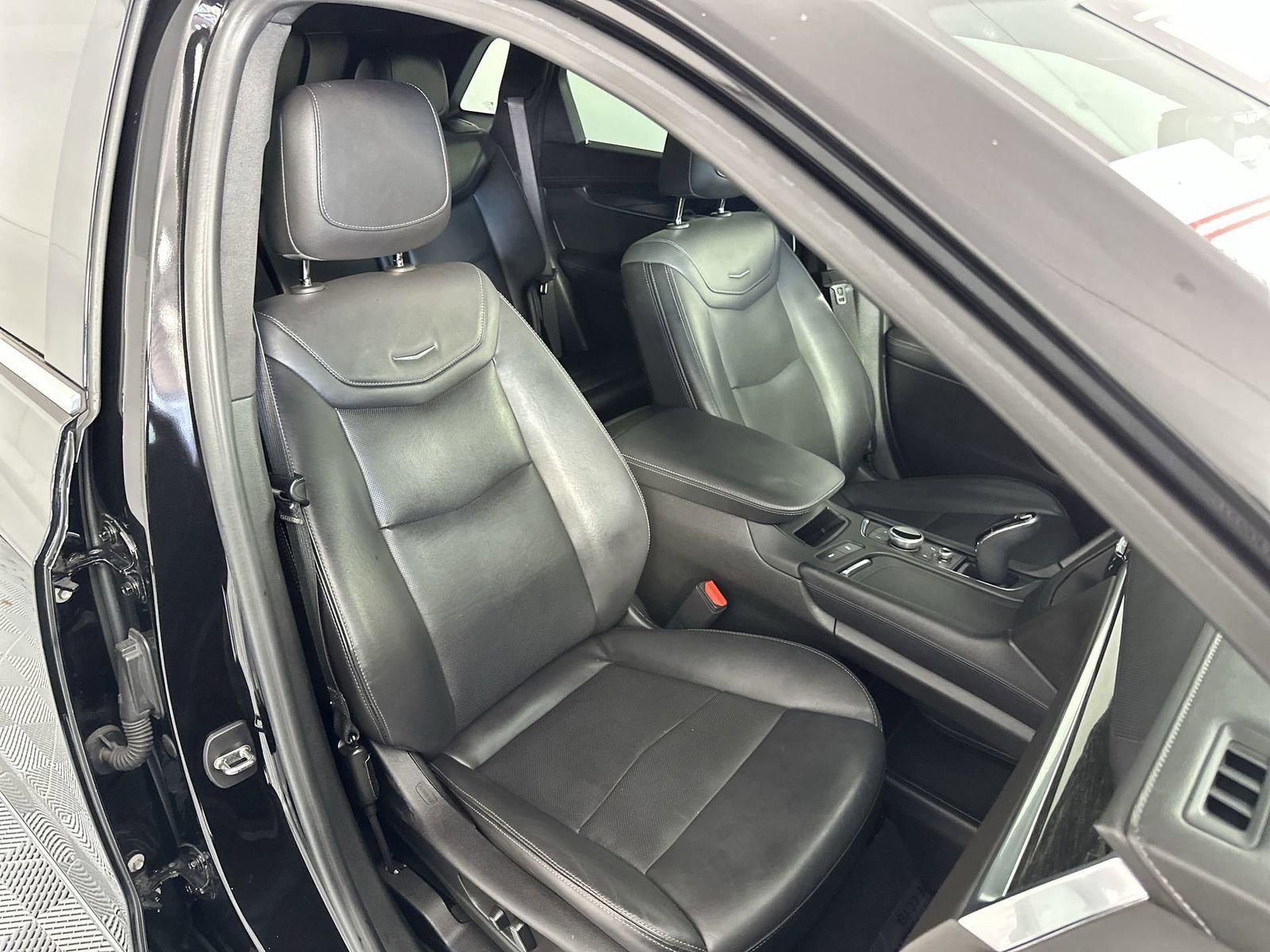 Used 2023 Cadillac XT5 Premium Luxury w/ Technology Package FWD image 27