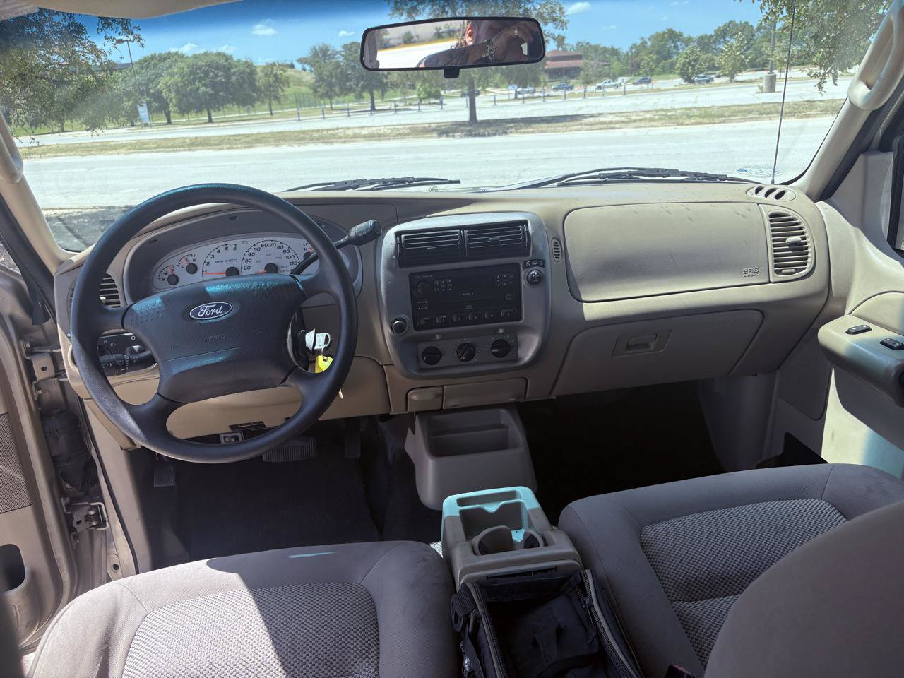 Used 2004 Ford Explorer Sport Trac 2WD image 28