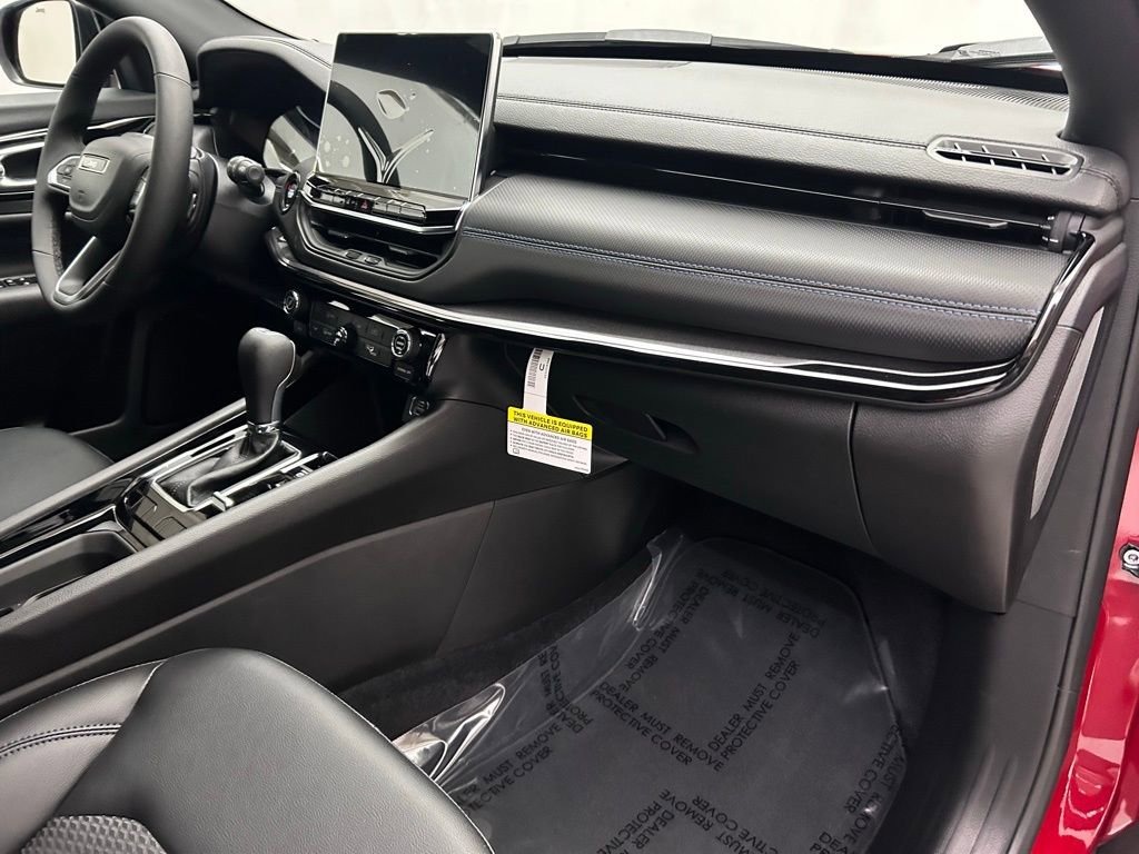 New 2026 Jeep Compass Latitude image 18